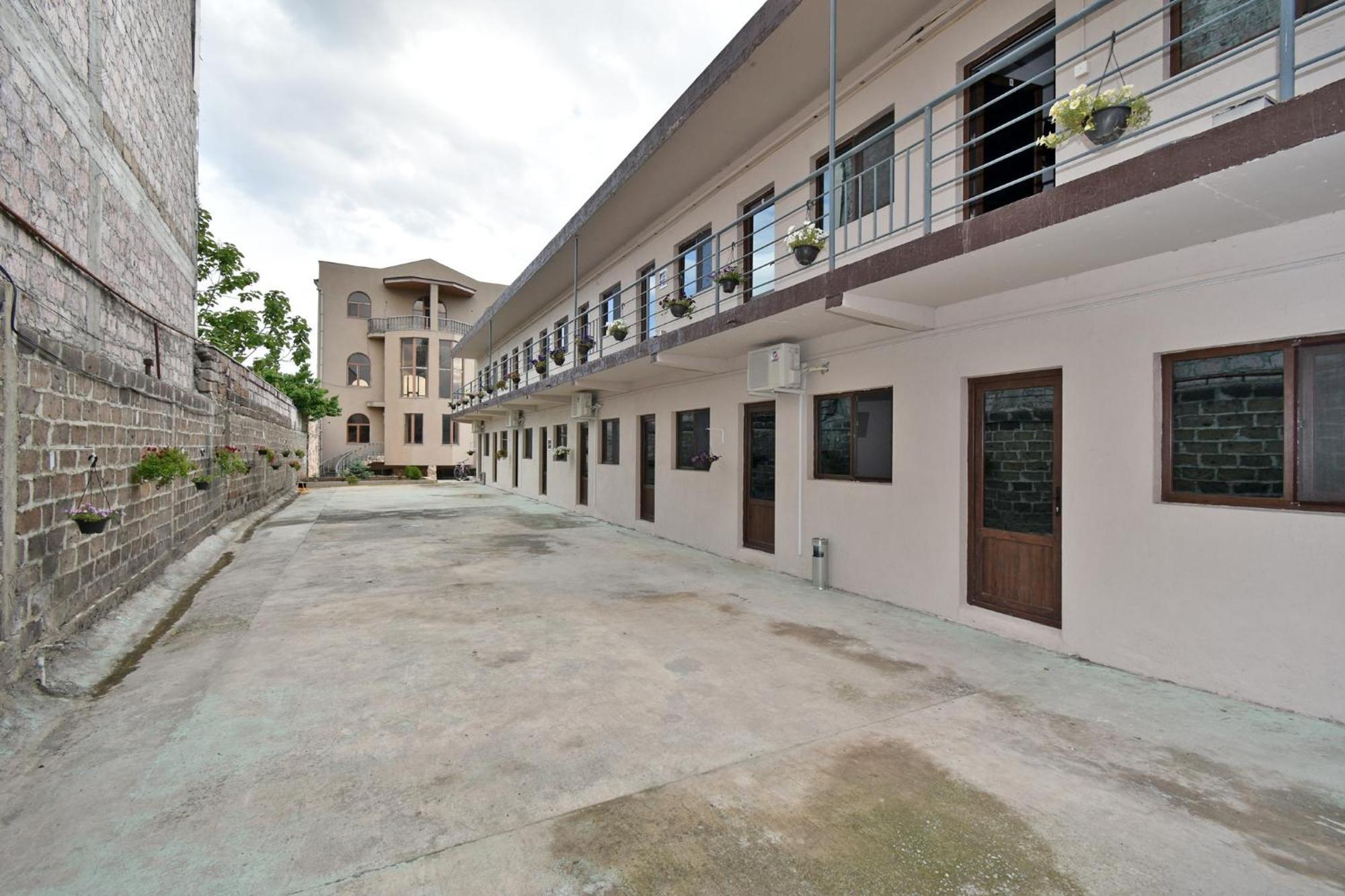 Sirik Hotel Armavir Exterior photo